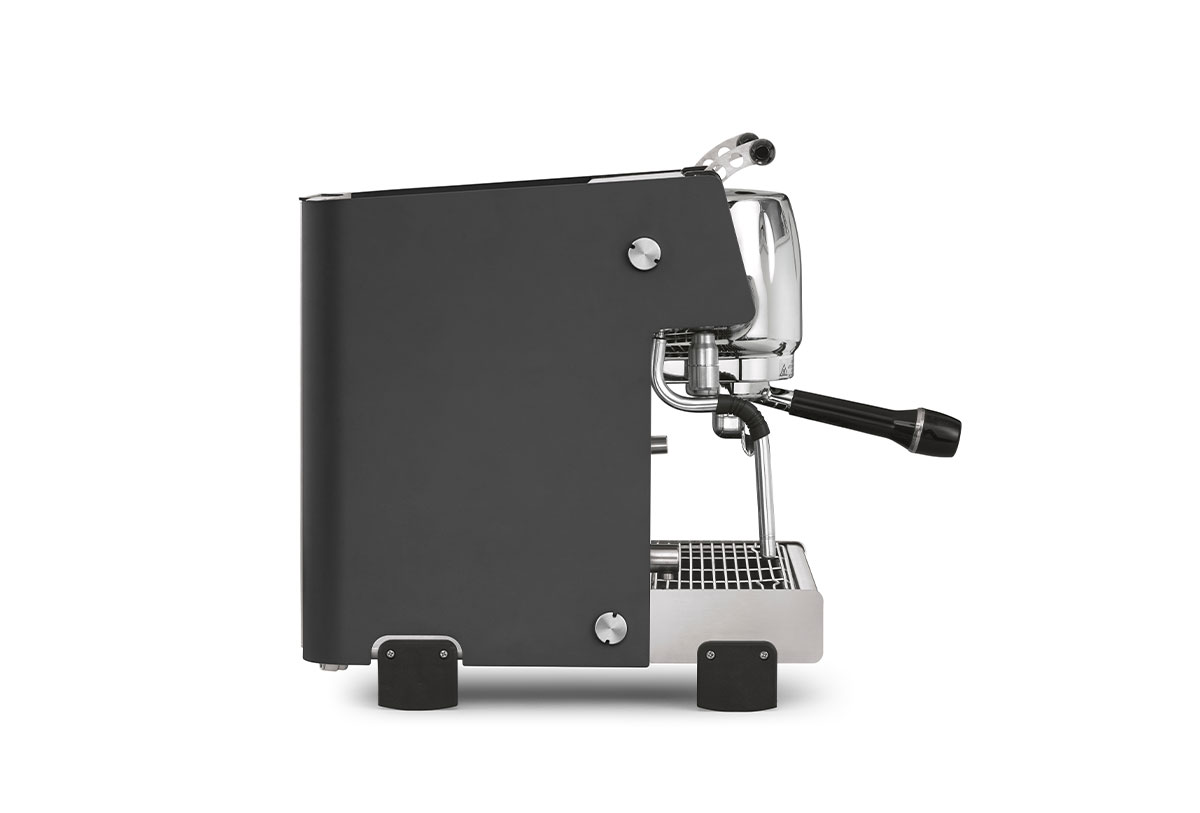 Studio One - dark 2 - Professional Espresso Machines