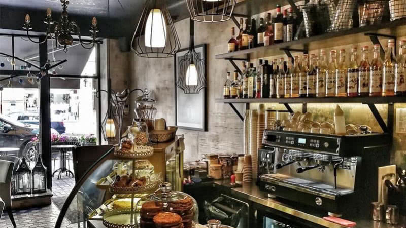 All Cappuccino: a cozy coffee shop in Riga