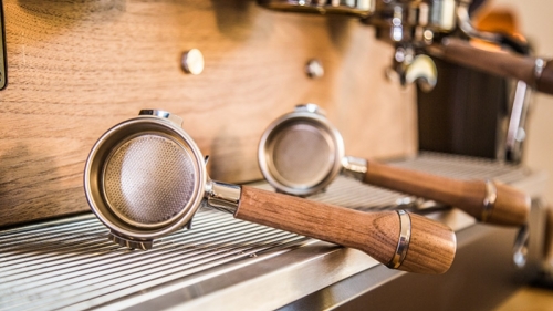 Features and differences between the iconic 54mm Dalla Corte portafilter and the classic 58mm 