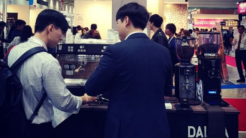 We’re at the “Cafe Show” in Seoul!